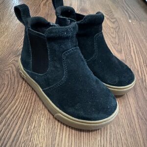 UGG girls boot